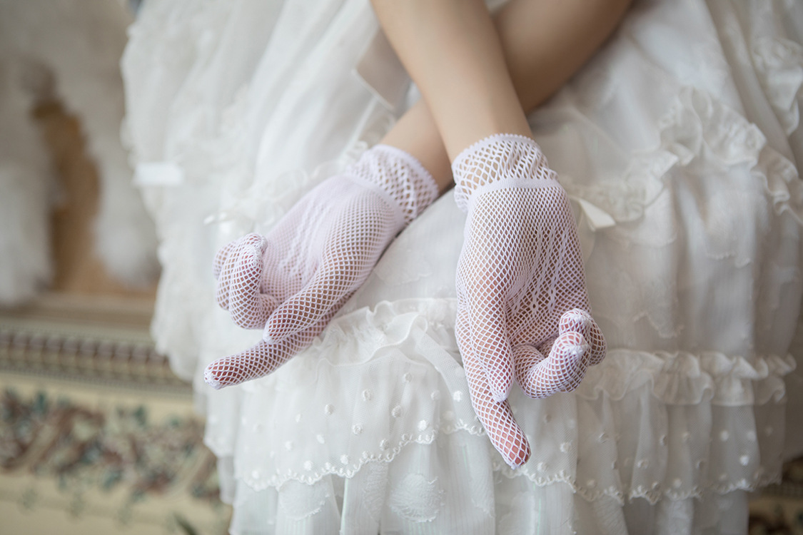 Wedding dress cheongsam gloves elastic Hollowed -up wedding gloves Wedding dress cheongsam gloves elastic Hollowed -up wedding gloves
