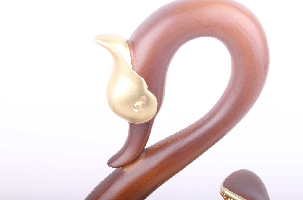Resin Crafts European Style Wood Grain Couple Large Swan Decoration Creative Home Cabinet Decoration Wedding Gift Resin Crafts European Style Wood Grain Couple Large Swan Decoration Creative Home Cabinet Decoration Wedding Gift