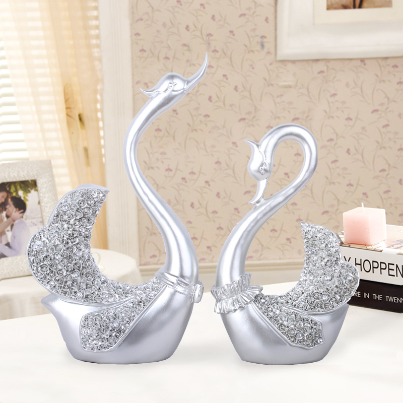 Resin Decorations Crafts European Couple Swan Home Decorations Wedding Gifts Wine Cabinet Decorations