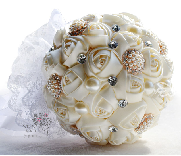 Bridal bouquet creative multi-colored silk flowers mixed the bride&#039;s hand bouquet vintage purple pink  hand bouquet.