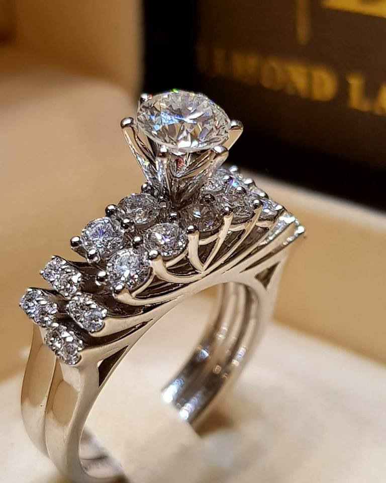 CrossBorder Explosion Accessories Wish Hot Couple Ring Europe Ornament for Examplethe Focus on Engagement Rings