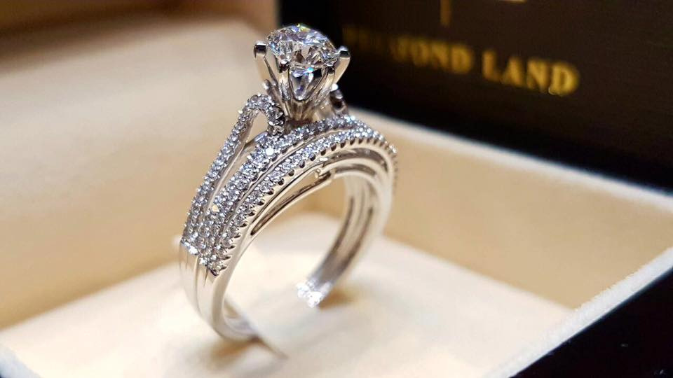 CrossBorder Explosion Accessories Wish Hot Couple Ring Europe Ornament for Examplethe Focus on Engagement Rings