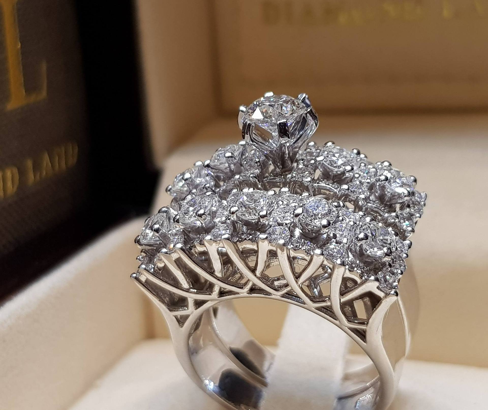 CrossBorder Explosion Accessories Wish Hot Couple Ring Europe Ornament for Examplethe Focus on Engagement Rings