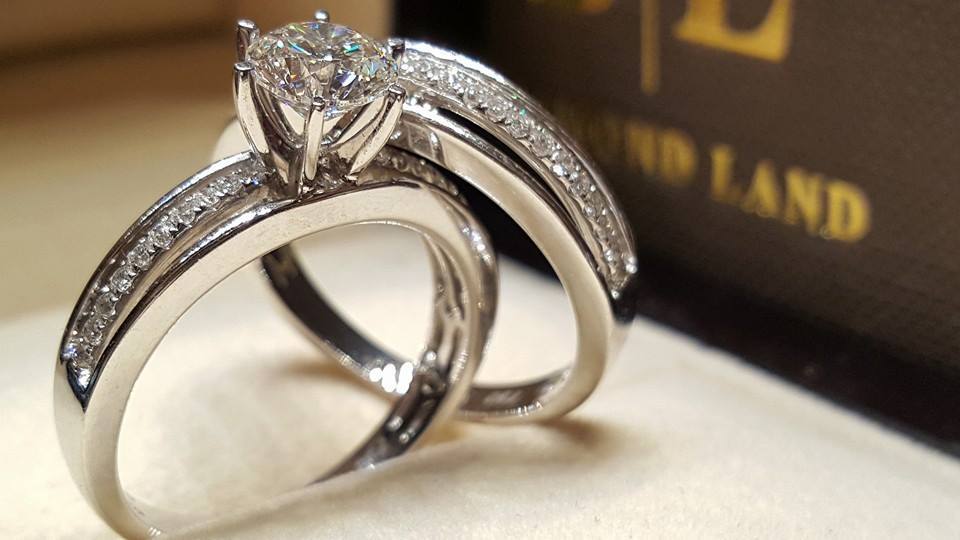 CrossBorder Explosion Accessories Wish Hot Couple Ring Europe Ornament for Examplethe Focus on Engagement Rings