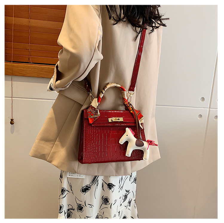 Bride Engagement Gift Red Wedding Bag Women's 2020 New Handbag Net Red Bag wedding Bag Bride Engagement Gift Red Wedding Bag Women's 2020 New Handbag Net Red Bag wedding Bag