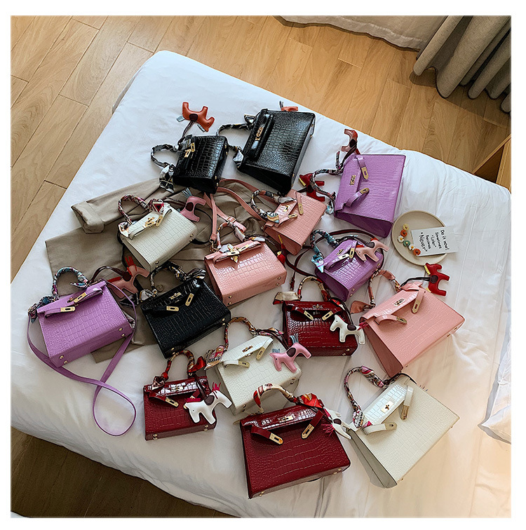 Bride Engagement Gift Red Wedding Bag Women's 2020 New Handbag Net Red Bag wedding Bag Bride Engagement Gift Red Wedding Bag Women's 2020 New Handbag Net Red Bag wedding Bag