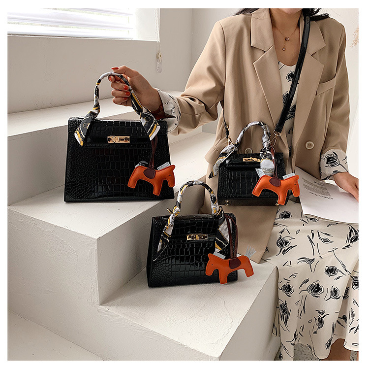 Bride Engagement Gift Red Wedding Bag Women's 2020 New Handbag Net Red Bag wedding Bag Bride Engagement Gift Red Wedding Bag Women's 2020 New Handbag Net Red Bag wedding Bag