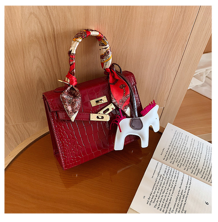 Bride Engagement Gift Red Wedding Bag Women's 2020 New Handbag Net Red Bag wedding Bag Bride Engagement Gift Red Wedding Bag Women's 2020 New Handbag Net Red Bag wedding Bag