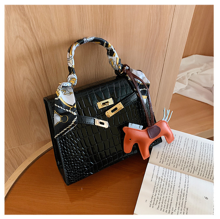 Bride Engagement Gift Red Wedding Bag Women's 2020 New Handbag Net Red Bag wedding Bag Bride Engagement Gift Red Wedding Bag Women's 2020 New Handbag Net Red Bag wedding Bag