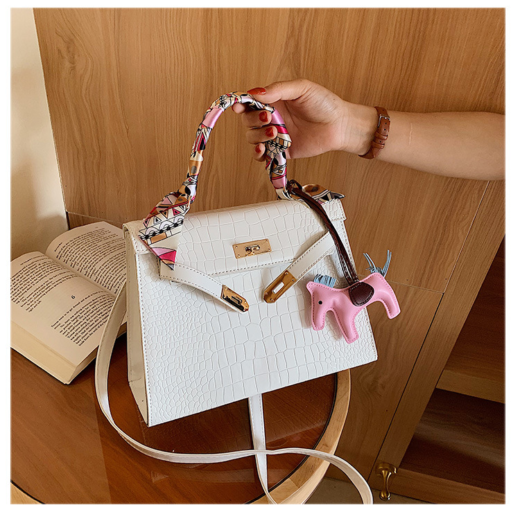 Bride Engagement Gift Red Wedding Bag Women's 2020 New Handbag Net Red Bag wedding Bag Bride Engagement Gift Red Wedding Bag Women's 2020 New Handbag Net Red Bag wedding Bag