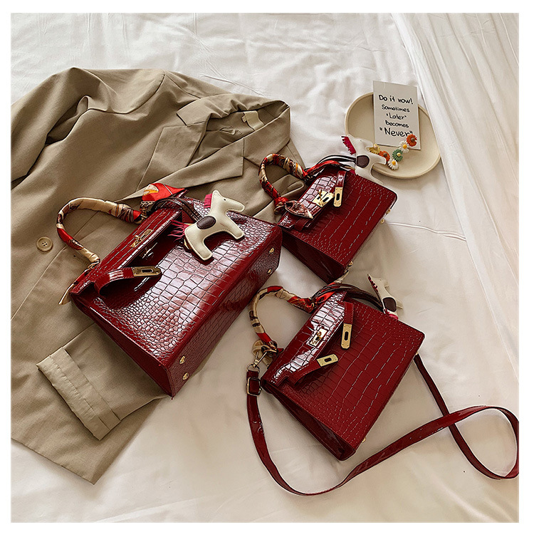 Bride Engagement Gift Red Wedding Bag Women's 2020 New Handbag Net Red Bag wedding Bag Bride Engagement Gift Red Wedding Bag Women's 2020 New Handbag Net Red Bag wedding Bag