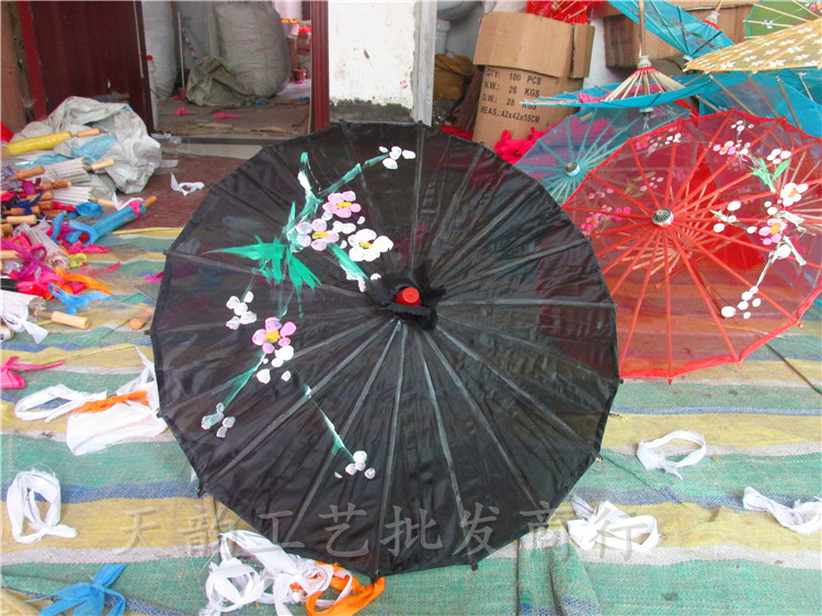 Tianyun Craft Umbrella Wholesale Photography Wedding Props Ceiling Decoration Dancing Handmade Umbrella Classical Silk Cloth Dance Umbrella