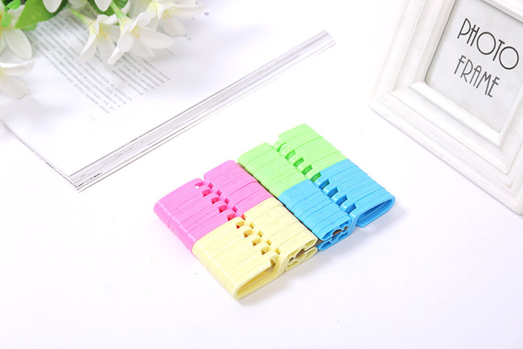 The manufacturer sells plastic clip for The air socks. The manufacturer sells plastic clip for The air socks.