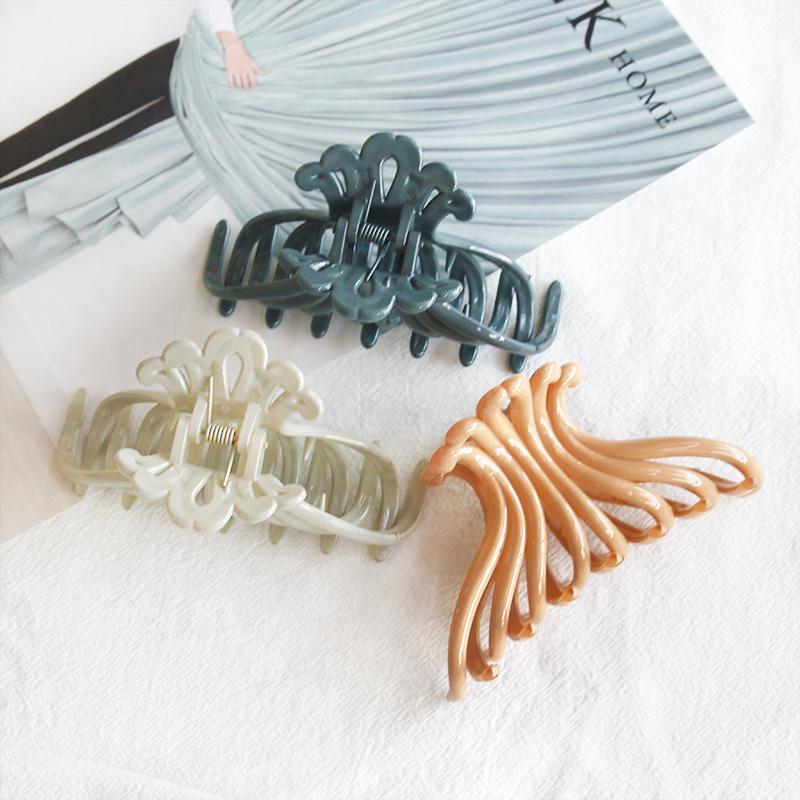 Large Japanese and Korean Plastic clip Classic hair clip bottom clip Women&#039;s Dish hair manufacturers direct shower clip Accessories wholesale
