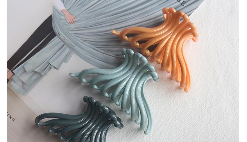 Large Japanese and Korean Plastic clip Classic hair clip bottom clip Women's Dish hair manufacturers direct shower clip Accessories wholesale Large Japanese and Korean Plastic clip Classic hair clip bottom clip Women's Dish hair manufacturers direct shower clip Accessories wholesale