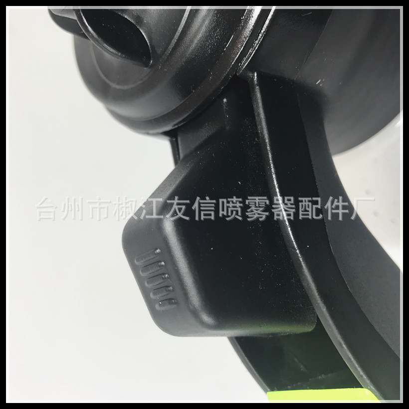 Plastic sprayer Sprinkling Can Self-Cleaning Element Disinfection 1.5L Kettle High-Pressure Sprayer Gardening Plastic sprayer Sprinkling Can Self-Cleaning Element Disinfection 1.5L Kettle High-Pressure Sprayer Gardening
