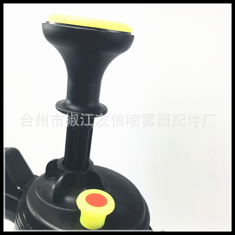 Plastic sprayer Sprinkling Can Self-Cleaning Element Disinfection 1.5L Kettle High-Pressure Sprayer Gardening Plastic sprayer Sprinkling Can Self-Cleaning Element Disinfection 1.5L Kettle High-Pressure Sprayer Gardening