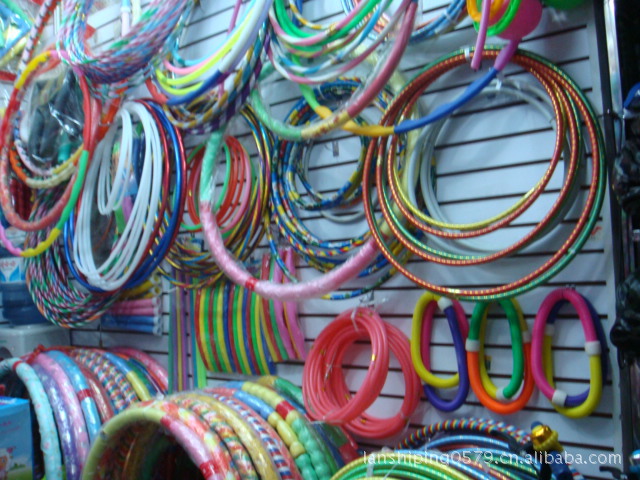 Children's monochrome hula hoop for children.