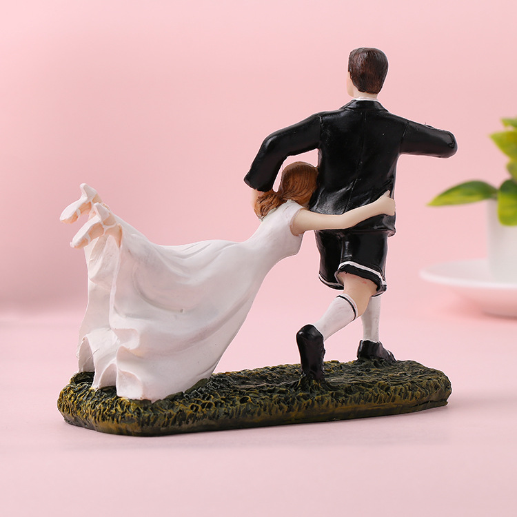 Creative Resin Doll Bridegroom Bride Cake Decoration Doll Wedding Favors Celebration Props Rugby Love