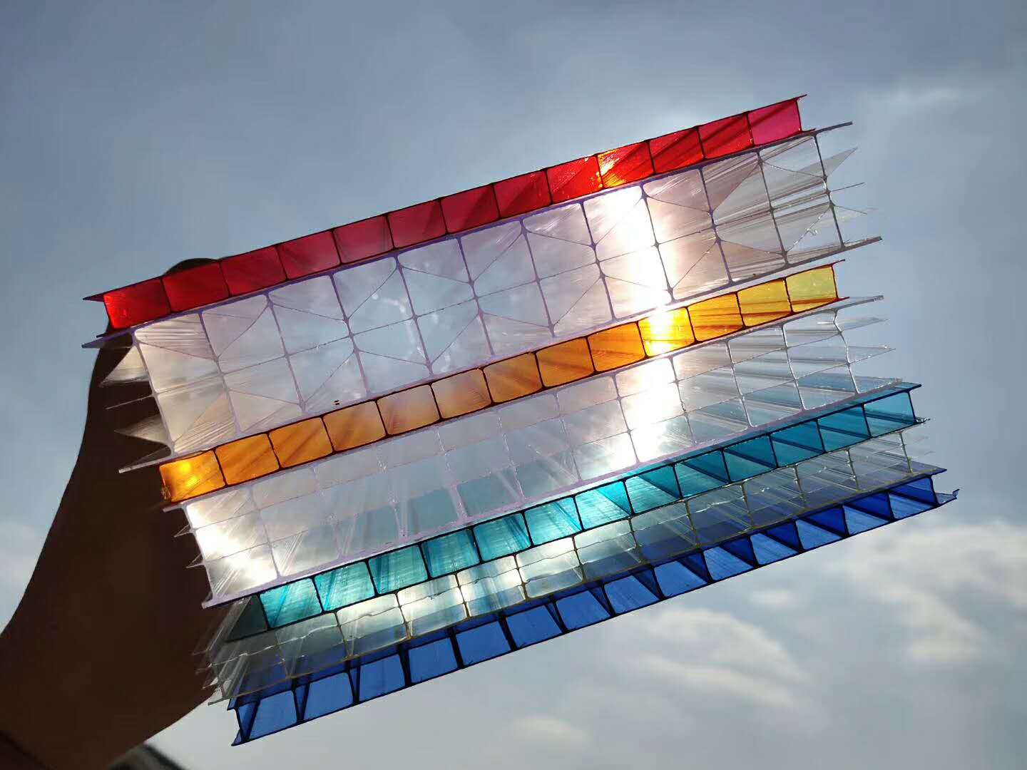Shaoxing manufacturers direct multi-layer hollow solar panel greenhouse canopy canopy anti-fog layer 2--20mm