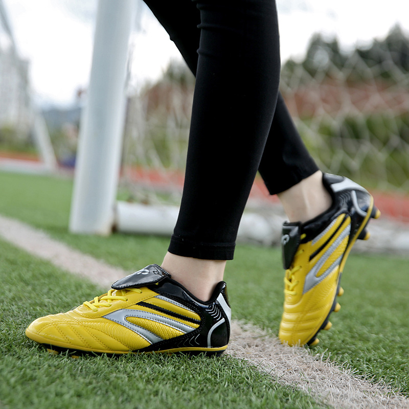 Shoes Male and Female Primary and Secondary School Growth Shredded Rubber Training Artificial Lawn Generation Hair Shoes Male and Female Primary and Secondary School Growth Shredded Rubber Training Artificial Lawn Generation Hair