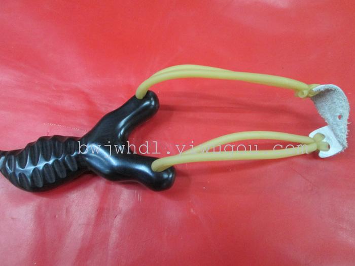 Priced for outdoor shooting martial arts supplies ebony scaly fish Slingshot