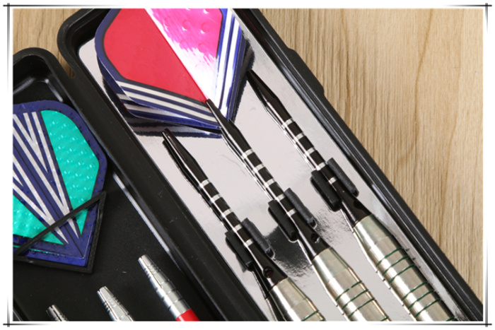 The 18 g alloy safety darts competition is a professional needle - resistant and durable flying mark