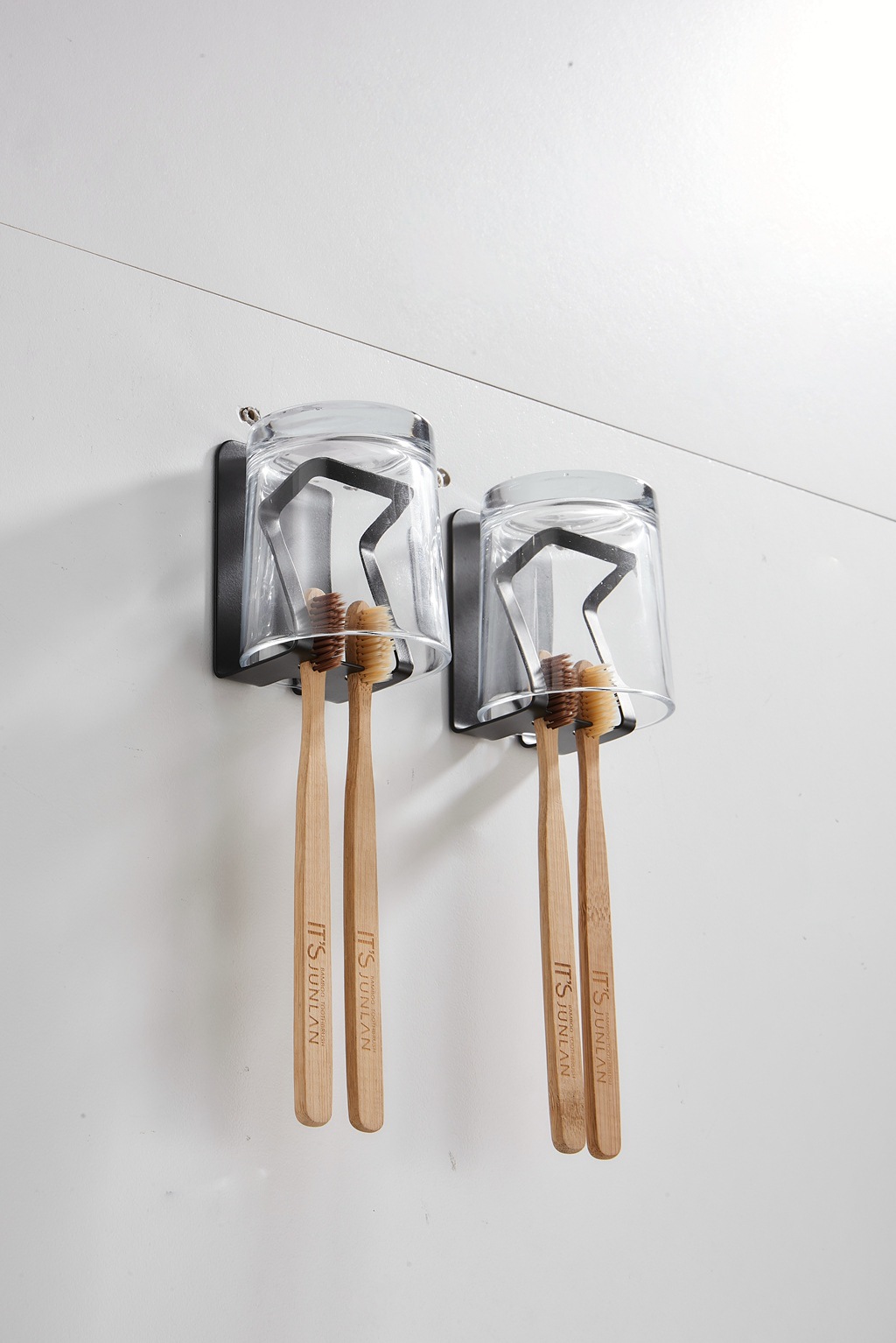 304 Stainless Steel Toothbrush Holder PunchFree Creative Toothpaste Toothbrush Cup Holder Bathroom Rack 304 Stainless Steel Toothbrush Holder PunchFree Creative Toothpaste Toothbrush Cup Holder Bathroom Rack