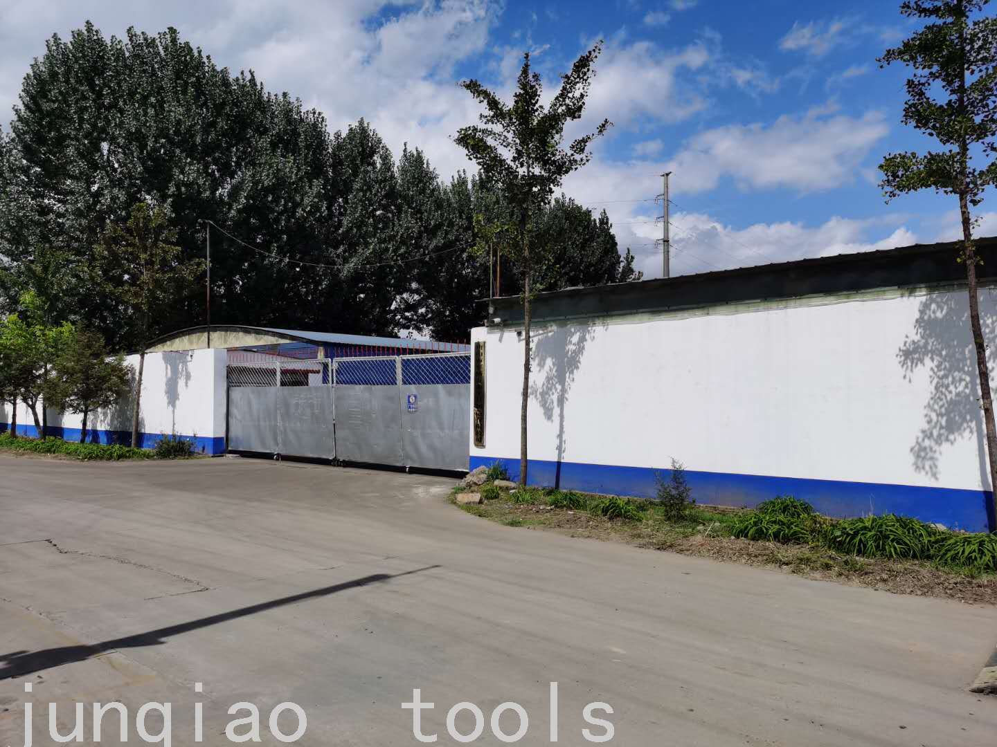 Factory Direct Supply All Kinds of Steel Shovel Exported to Africa Middle East Dubai Shovel S518l