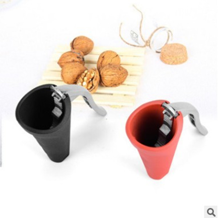 Factory Direct Sales New Walnut Clip Frosted Universal Fruit Opener Pliers Funnel Pine Nuts Clip Nut Clip Wholesale