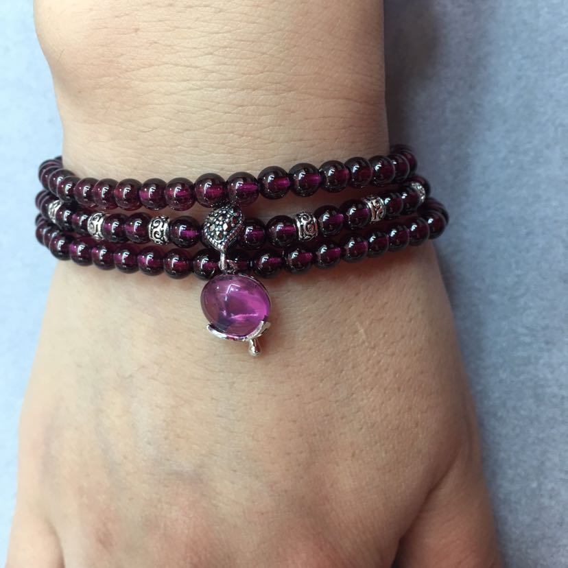 India imported natural garnet purple tooth black creative independent design of versatile 3-ring bracelet India imported natural garnet purple tooth black creative independent design of versatile 3-ring bracelet