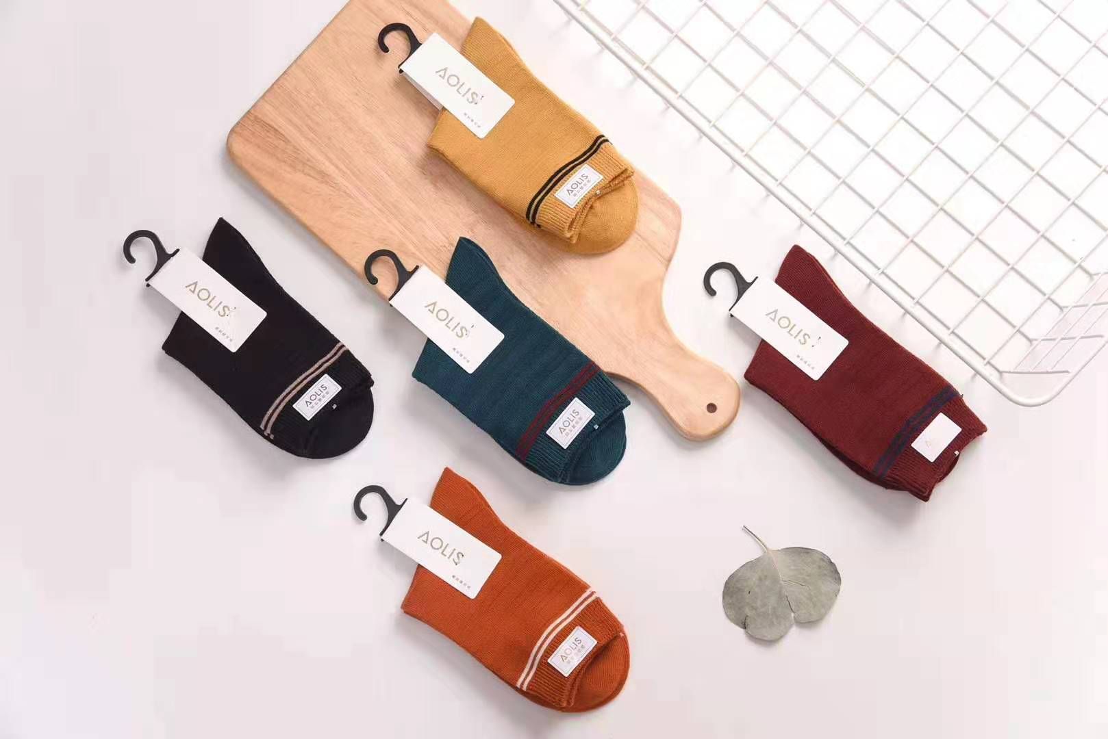 Imported double needle machine socks contrast color stripe stockings combed cotton double needle stockings Imported double needle machine socks contrast color stripe stockings combed cotton double needle stockings