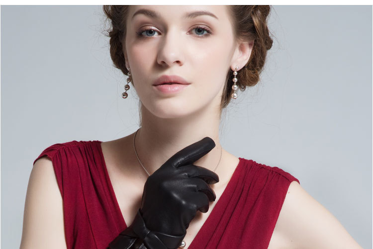 Women's medium and long soft warmth imported sheepskin/leather gloves imported from Britain Women's medium and long soft warmth imported sheepskin/leather gloves imported from Britain