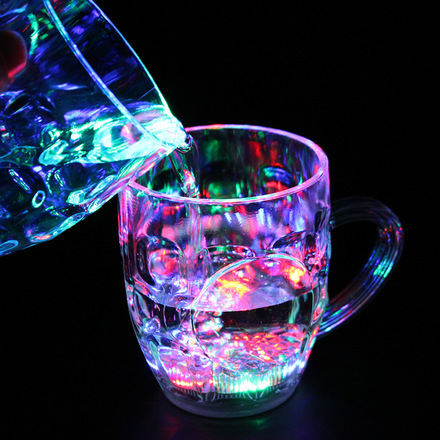 Dazzle color induction luminescence cup colorful Flash Beer Drink Cup Bar KTV theme Hotel Restaurant party supplies Dazzle color induction luminescence cup colorful Flash Beer Drink Cup Bar KTV theme Hotel Restaurant party supplies