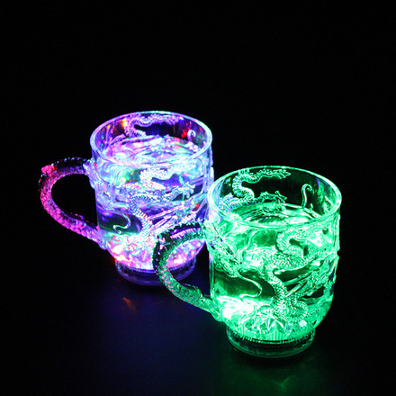 Dazzle color induction luminescence cup colorful Flash Beer Drink Cup Bar KTV theme Hotel Restaurant party supplies Dazzle color induction luminescence cup colorful Flash Beer Drink Cup Bar KTV theme Hotel Restaurant party supplies