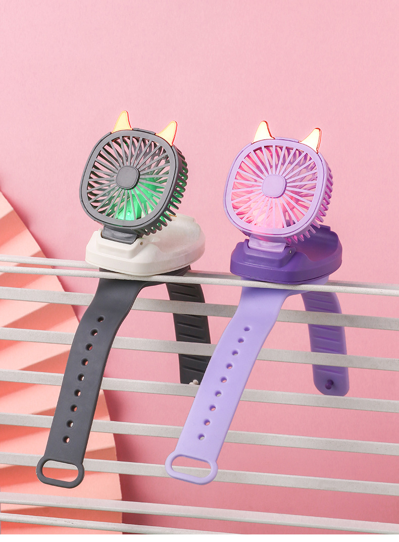 New Watch Fan Mini Handheld Spray Humidification Pocket Portable Folding Halter USB Rechargeable Small Fan New Watch Fan Mini Handheld Spray Humidification Pocket Portable Folding Halter USB Rechargeable Small Fan
