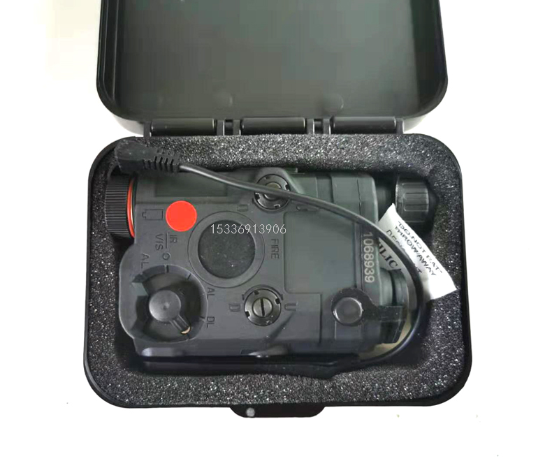PEQ-15 Tactical Red Laser Torch with Mouse Tail 20mm Card Slot Battery Box Torch PEQ-15 Tactical Red Laser Torch with Mouse Tail 20mm Card Slot Battery Box Torch