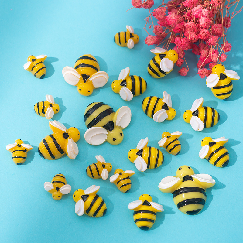 Resin Accessories Cartoon Bee Headdress DIY Ornament Accessories Barrettes Cream Epoxy Phone Shell Stickers Resin Accessories Cartoon Bee Headdress DIY Ornament Accessories Barrettes Cream Epoxy Phone Shell Stickers