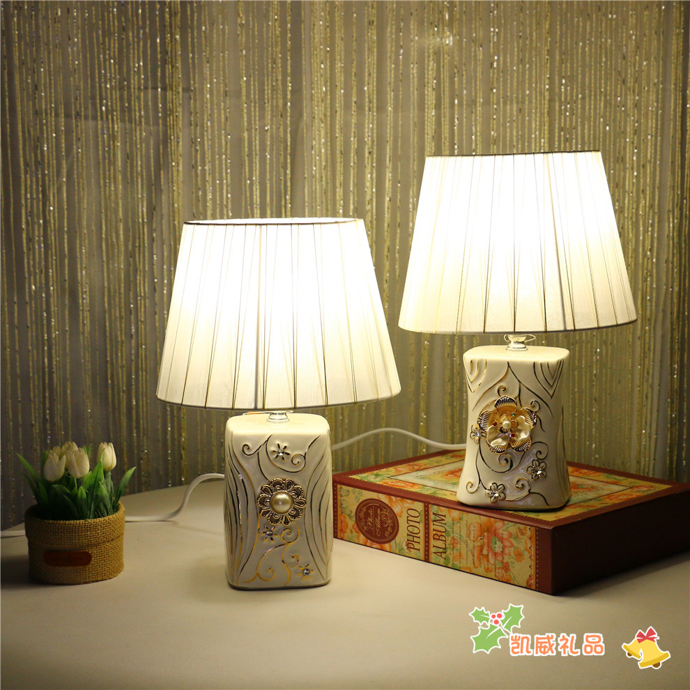 Ceramic Table Lamp Bedroom Bedside Lamp Home Warm Living Room European Bedside Table Wedding Room Room Decoration Lamps