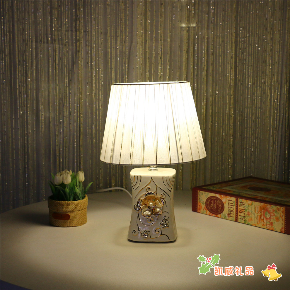 Ceramic Table Lamp Bedroom Bedside Lamp Home Warm Living Room European Bedside Table Wedding Room Room Decoration Lamps