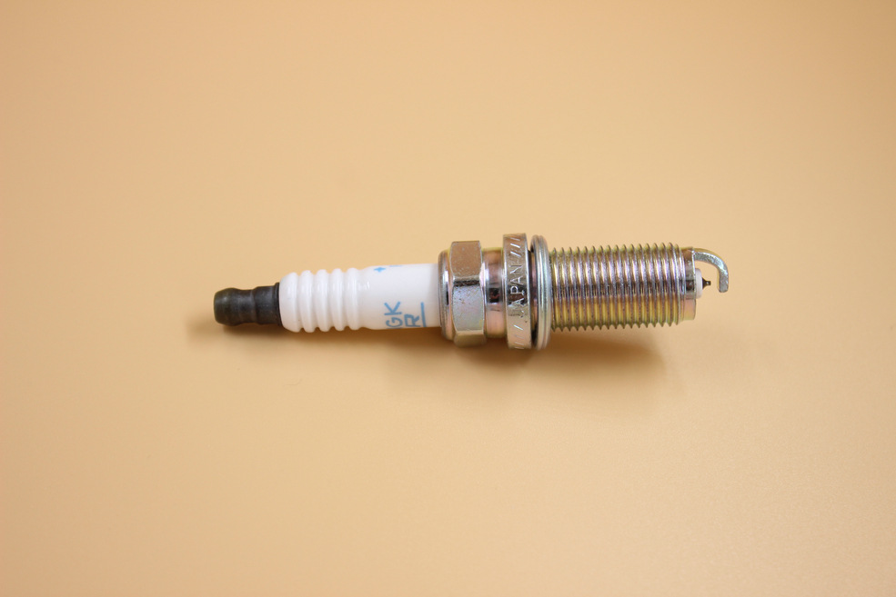 Spark Plug For Nissan Altima Maxima Infiniti M35 22401-5M015 PLFR5A11 Spark Plug For Nissan Altima Maxima Infiniti M35 22401-5M015 PLFR5A11