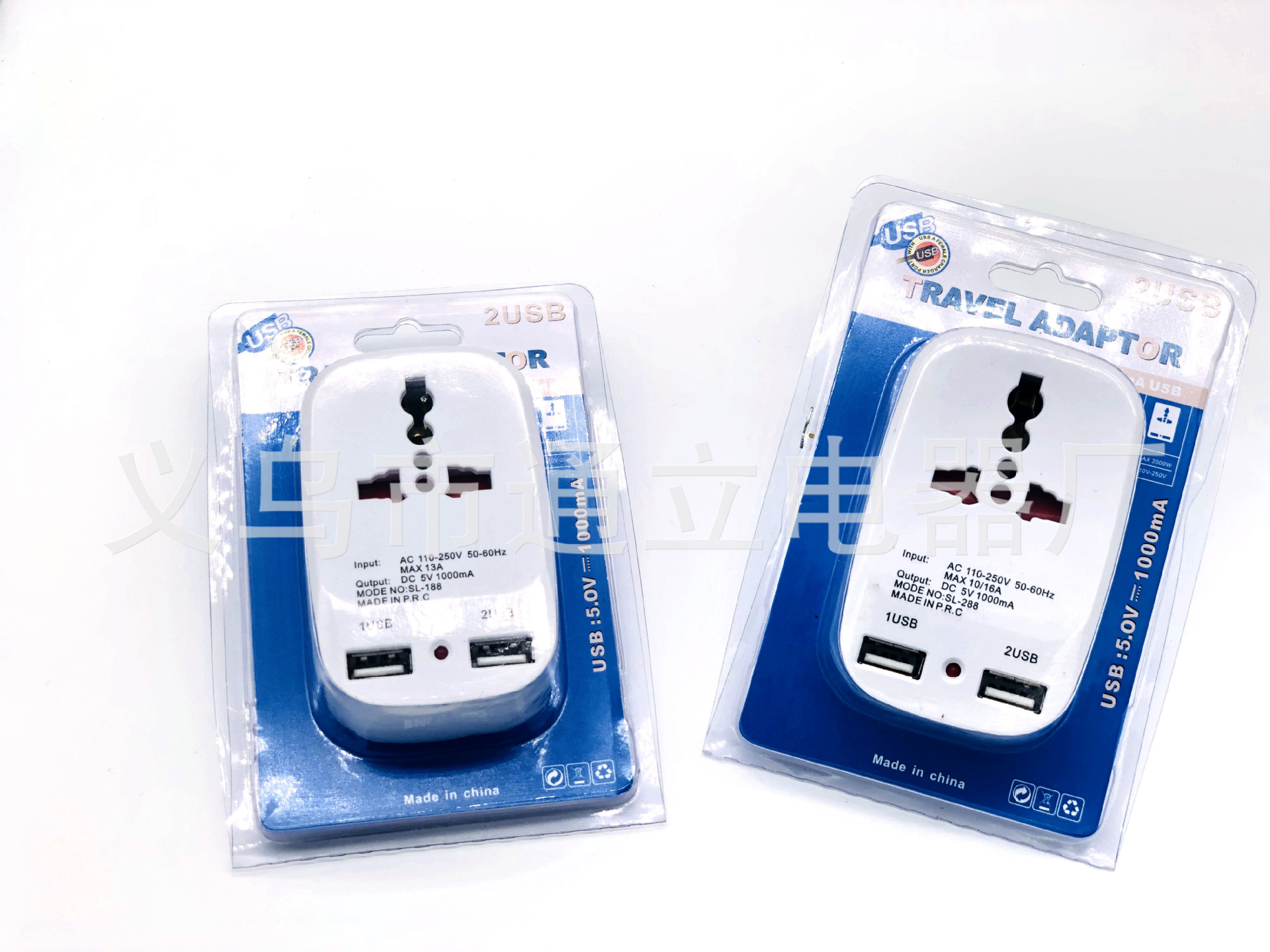 British European multi - function adapter with USB port plug with indicator light adapter adapter British European multi - function adapter with USB port plug with indicator light adapter adapter