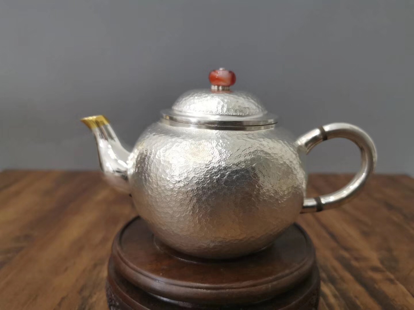 Silver teapot hand hu liang kettle kettle health pot tea set handmade Silver teapot hand hu liang kettle kettle health pot tea set handmade