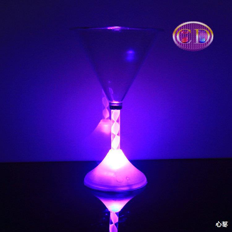 Luminous Cup  Cocktail Red Wine Light-Emitting Glass PS Goblet Luminous Cup Flash Cup High Leg
