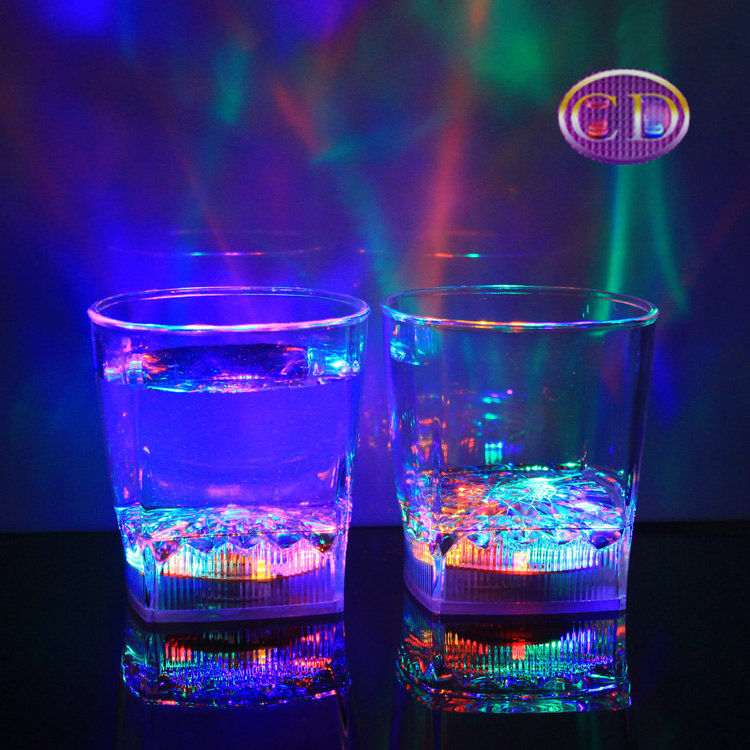 Luminous Cup  Cocktail Red Wine Light-Emitting Glass PS Goblet Luminous Cup Flash Cup High Leg