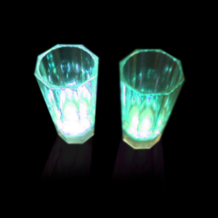 Manufacturers direct selling foreign trade luminous cup of the latest new bar special cup colorful cup