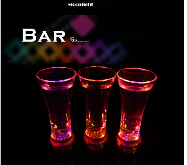 Luminous handle surface cup luminous cup flashing cup colorful flashing cup LED flashing cup flashing water Luminous handle surface cup luminous cup flashing cup colorful flashing cup LED flashing cup flashing water