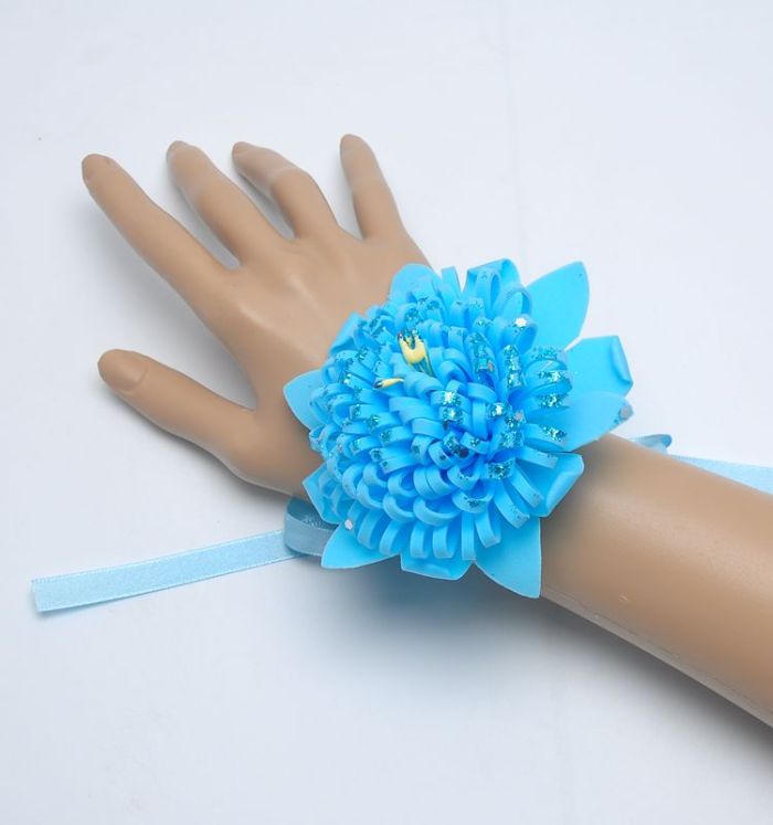 Hand flowers bridesmaid flowers bride wedding sisters wrist wrist flower square dance hand flowers