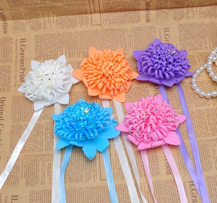 Hand flowers bridesmaid flowers bride wedding sisters wrist wrist flower square dance hand flowers