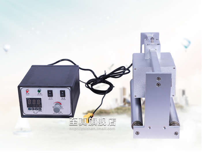 Synchronous Tracking Ink Roller Pad Coding Machine with Pillow Packaging Machine Automatic Production Date Synchronous Tracking Ink Roller Pad Coding Machine with Pillow Packaging Machine Automatic Production Date